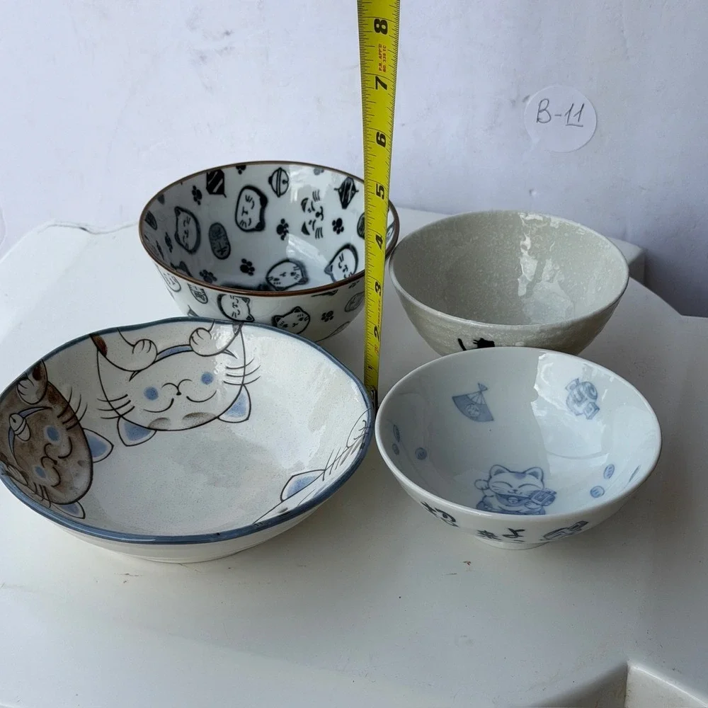 Set of 4 Japanese Ceramic Bowls Cat Themed Lucky Cat Kitchenware B-11